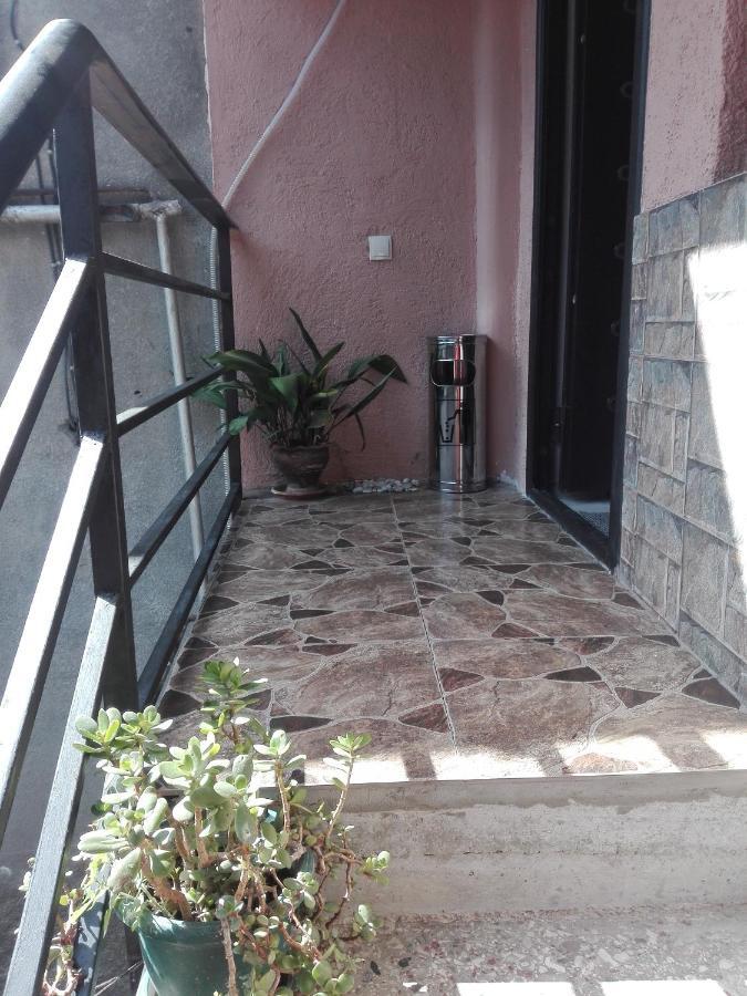 Family Apartament Apartamento Tbilisi Exterior foto